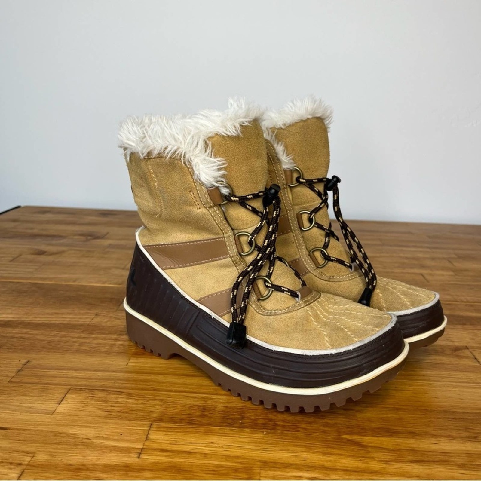 Sorel Tivoli Tan Sherpa Lined Suede Lace Up Winter Boots Size Youth 3